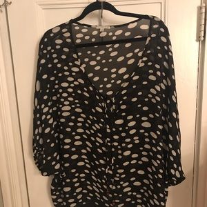 Larsen Gray polka dot top 3x